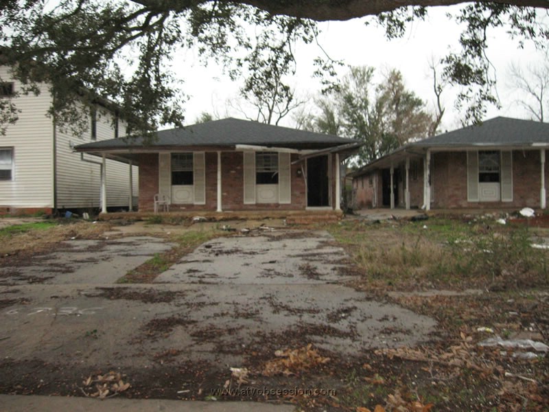 04. Nothing but empty houses..jpg