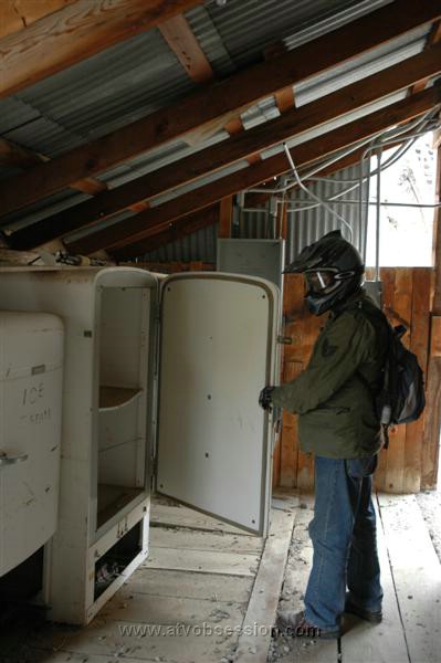 037. Wayne Takes a Look....Dave And His Crew Have Cleaned It Out..jpg