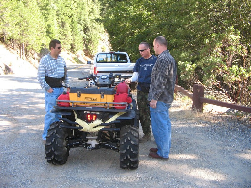 038. Terry shows Dave and Ken700 his quad..jpg