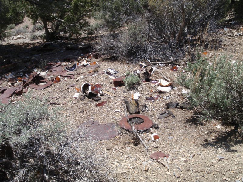 099. A pile of junk..jpg